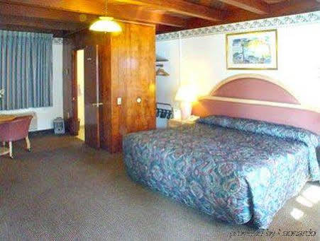 Cloverdale Oaks Inn Szoba fotó